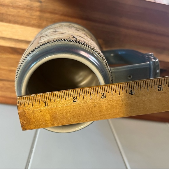 Vintage Beer Stein Hunting Dogs - Picture 13 of 13